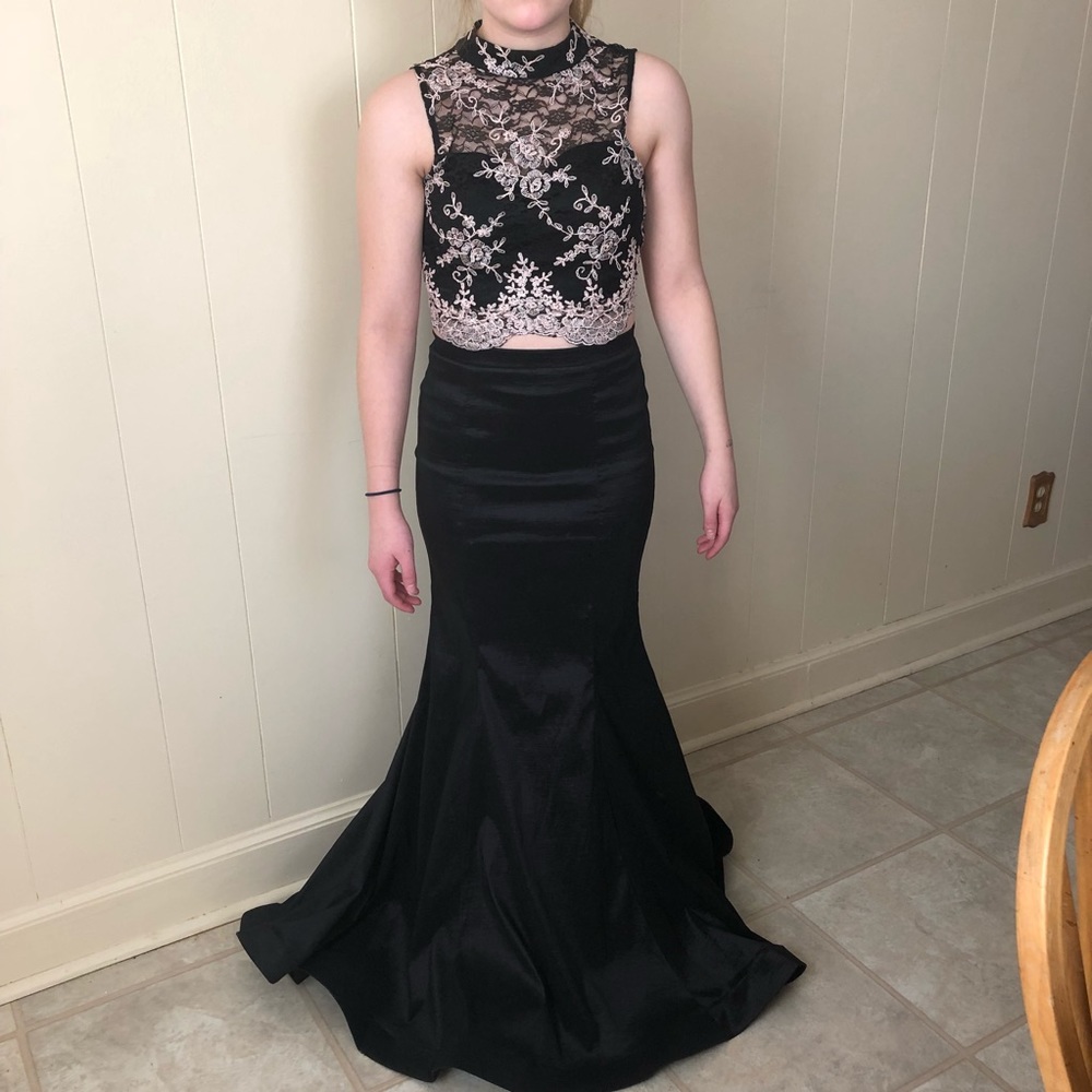 Two piece backless mermaid prom dress - Picture 2 of 8